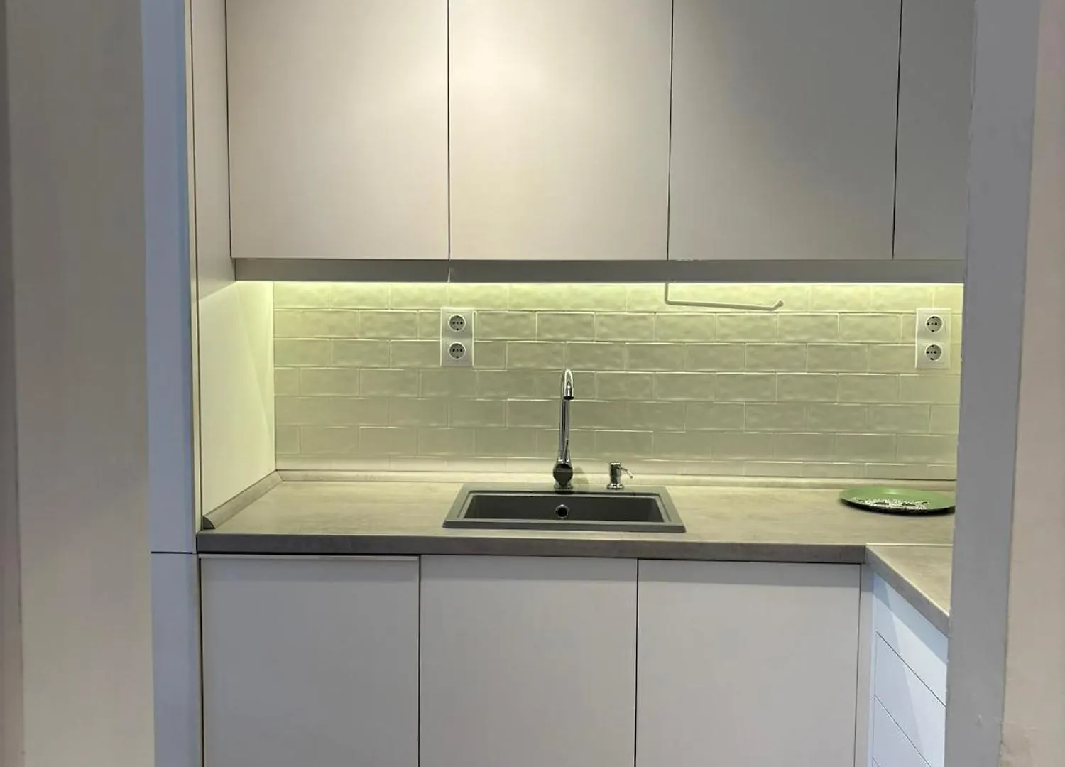Scandinavian-Style Downtown Apartment With A Terrace 布达佩斯