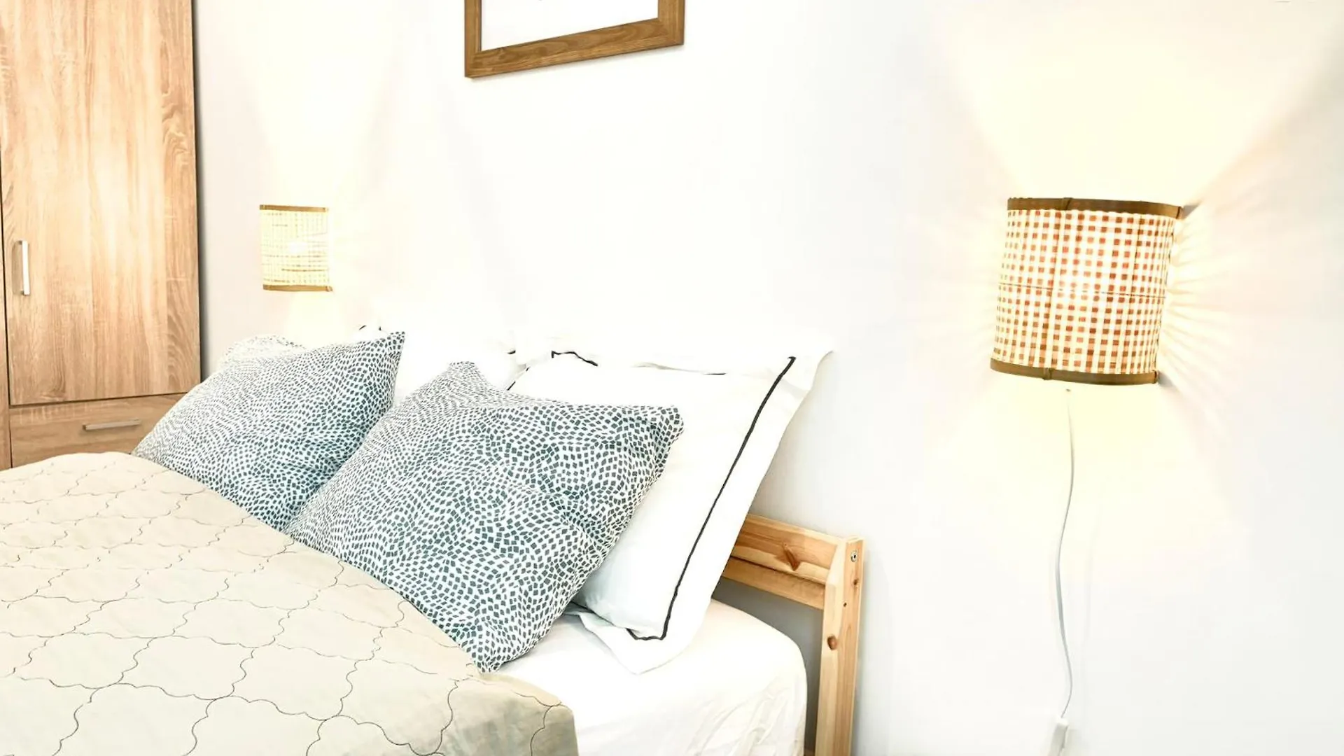 Scandinavian-Style Downtown Apartment With A Terrace 布达佩斯