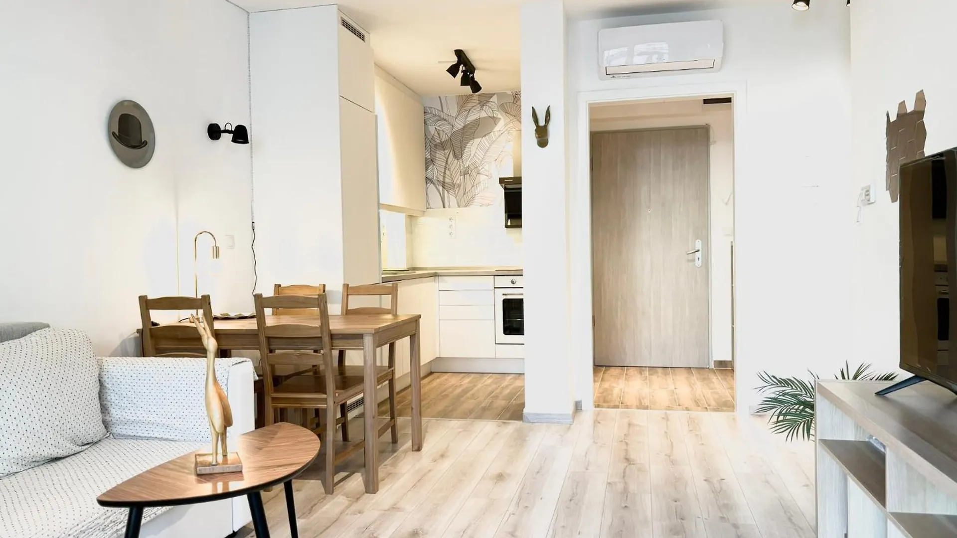 Scandinavian-Style Downtown Apartment With A Terrace 布达佩斯